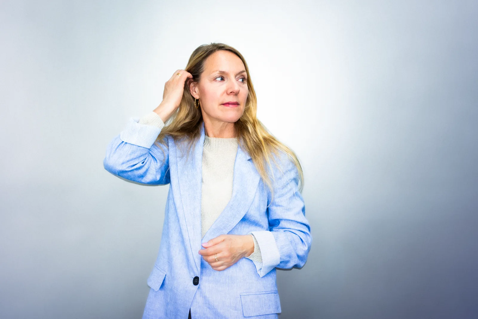 Alberte Winding brings her songs to life in a symphonic setting on a new tour with the Danish Chamber Orchestra